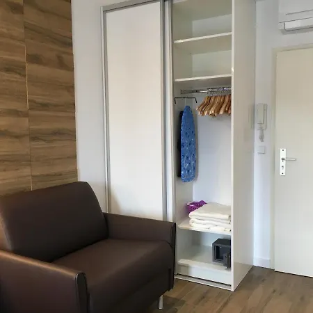 Villakamena דרבניק